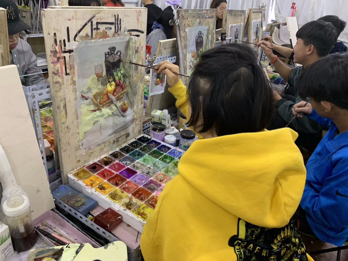 皮帽子画室组织了第六次高考模拟考