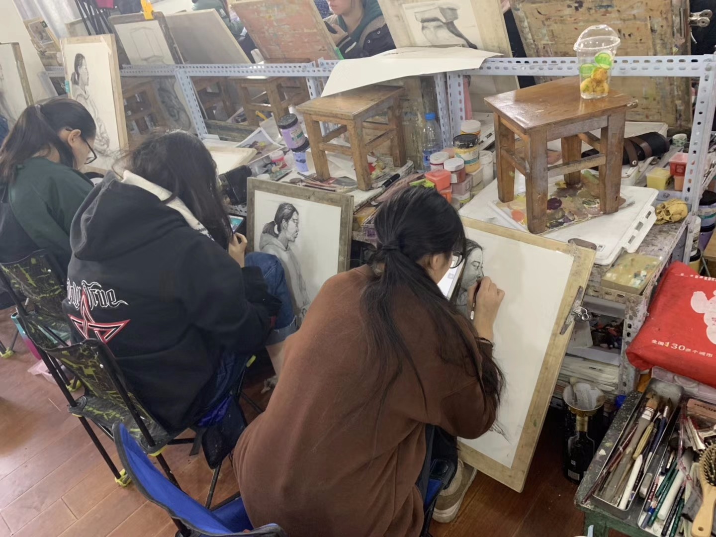 皮帽子画室组织了第六次高考模拟考